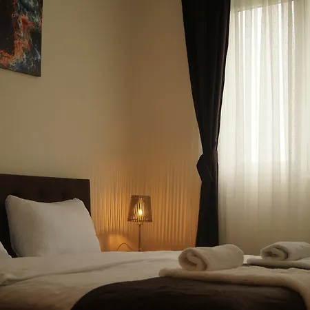 A-minis Hotel